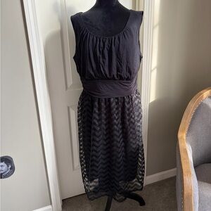 Signature by Sangria Black Chevron Midi Dress